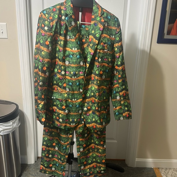 Christmas suit Size medium. Jacket, pants, and Tie - Picture 1 of 6